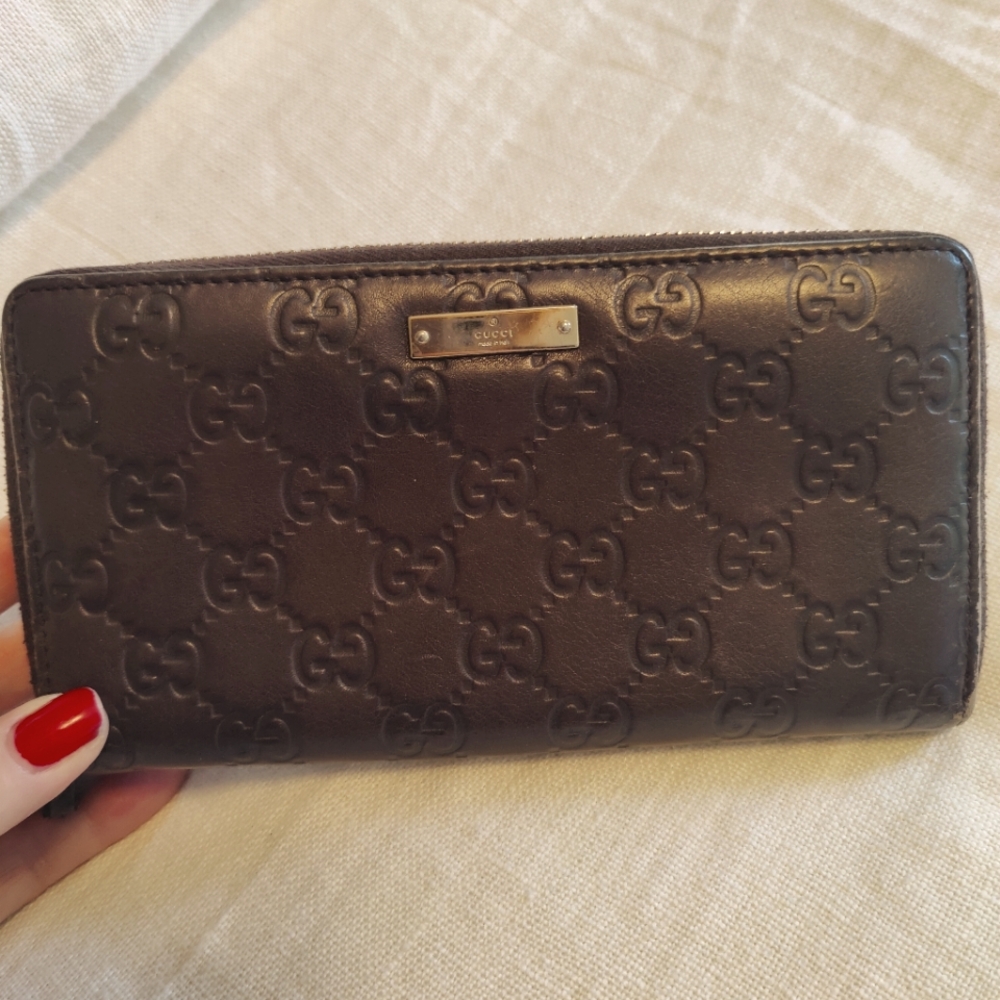 Gucci leather wallet